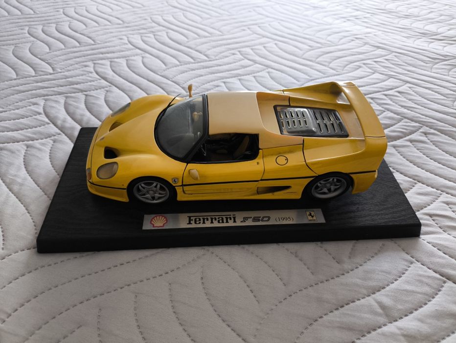 F50 brinquedo com stand de exposição