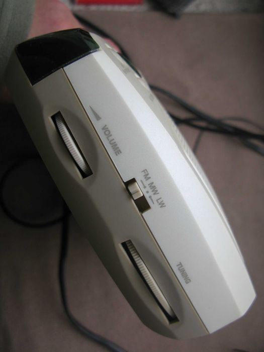 Приймач-Годинник Grundig 3в1