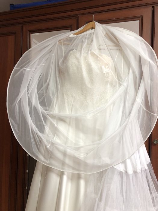 Вишукана весільна сукня