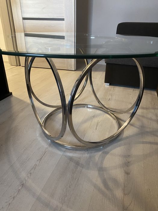 Stół szklany do salonu