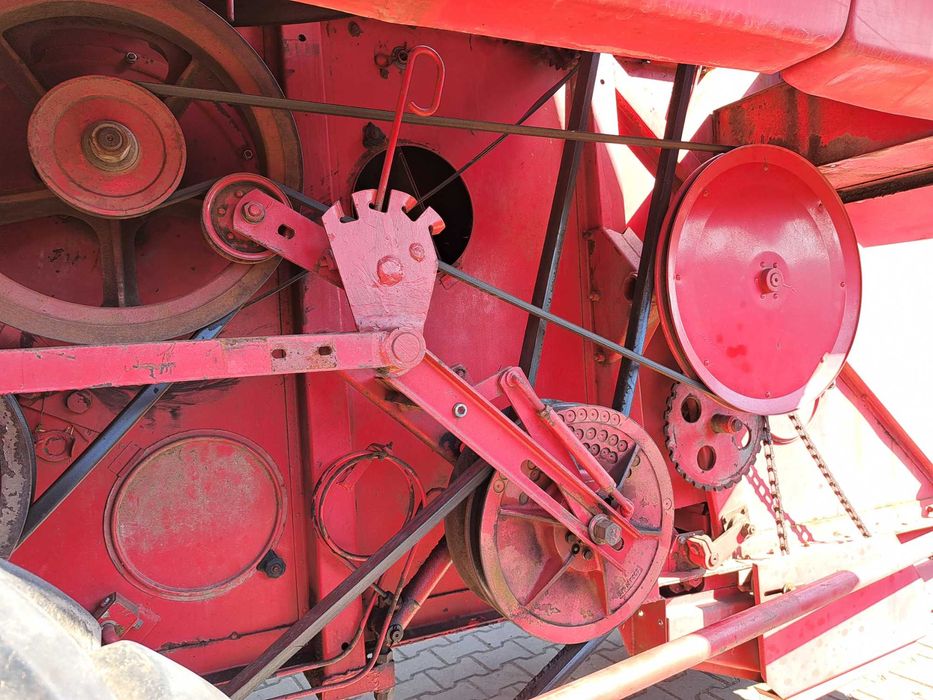 Części kombajnu zbożowego Massey Ferguson 187