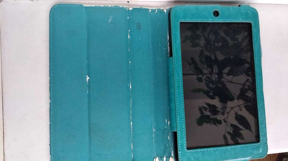 Планшет Asus MeMO Pad HD 7 ME173X + чехол