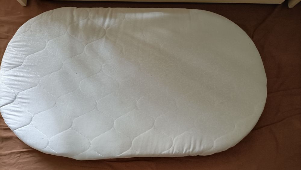 Продам матрас в круглую кроватку.