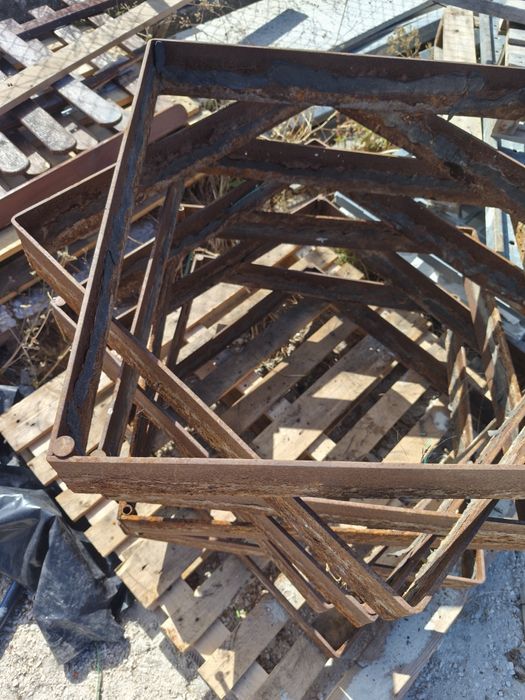 Bordadura Arvores em ferro