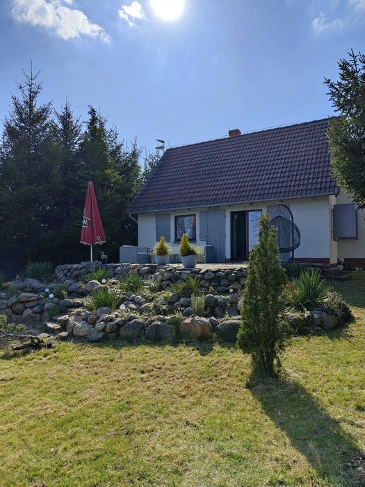 Domek nad Jeziorem Niesłysz w pierwszej lini brzegowej