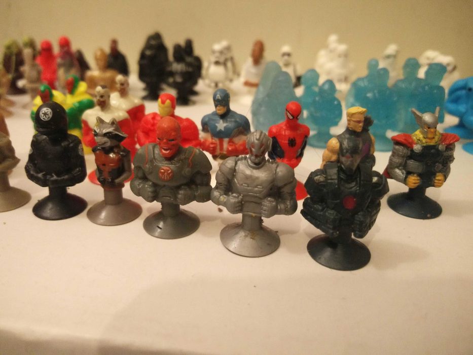 60 Bonecos da Star Wars e da Marvel
