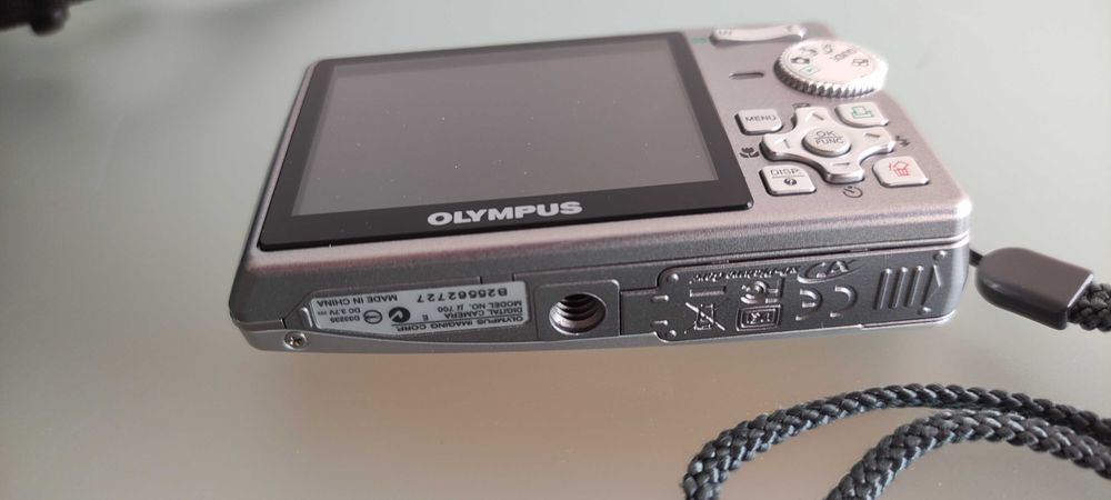 Máquina fotográfica compacta Olympus U 700 (7.1 MP)
