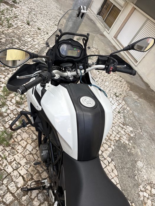 Vendo mota Benelli TRK 502