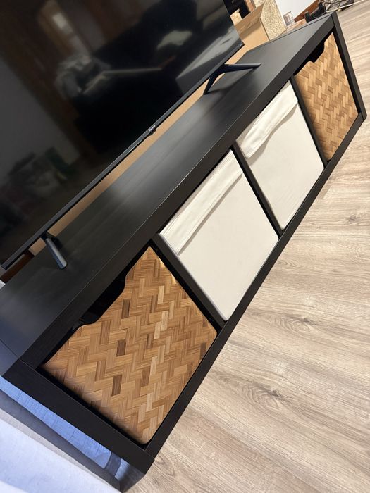 Estantes pretas IKEA