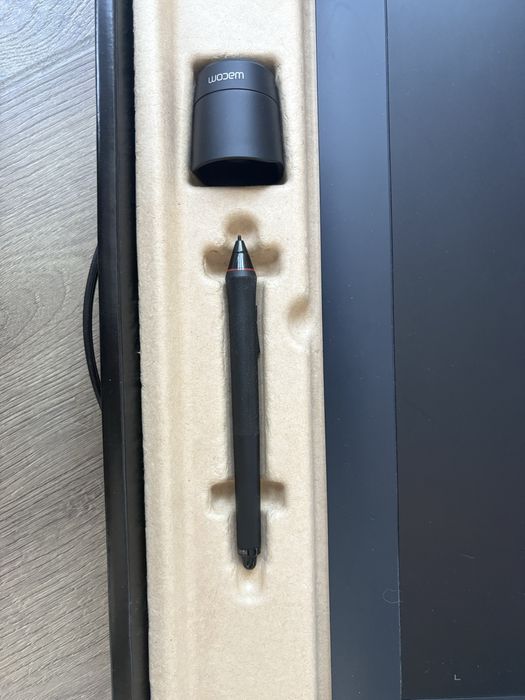 Графічний планшет Wacom Intuos pro Large