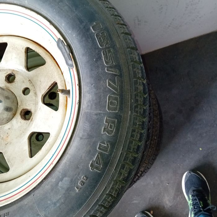 Jantes R14 com pneus 185/70