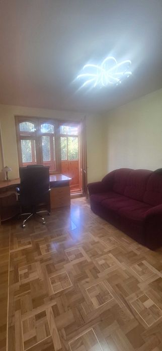 Продам 3 кімнатна квартира біля метро Перемога - More