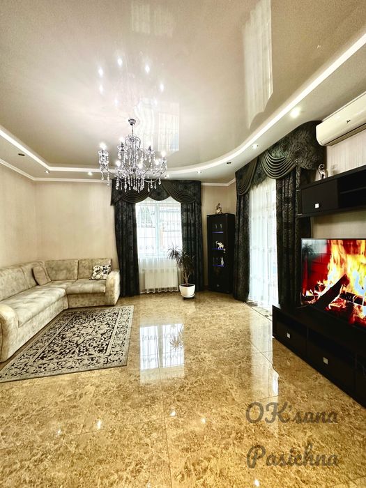 Продам дом с бассейном и сауной , Новоалександровка , Кристальный