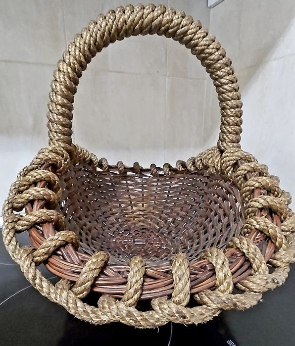 Cesta verga com corda