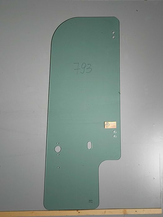 Case CX15B, Kobelco SK16MSR, New Holland E18SR  - szyba nr 793