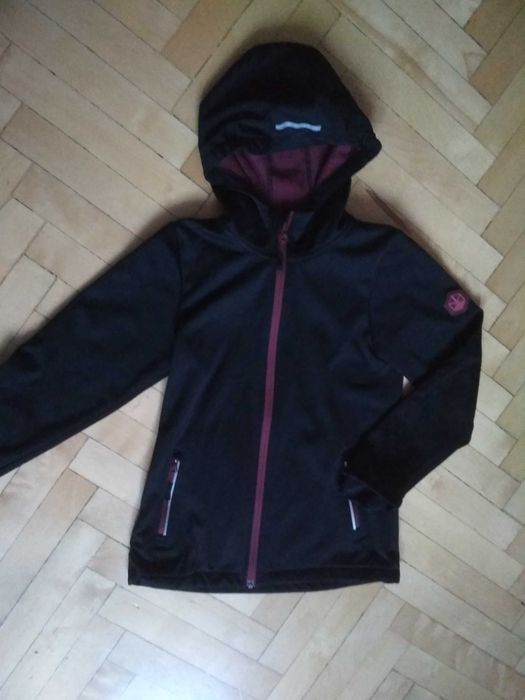 bluza softshell 134/140 rozpinana kurteczka czarna z kapturem