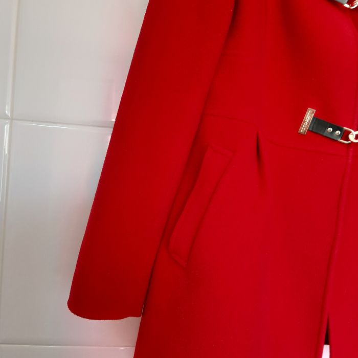 Venda de casaco de fazenda cor vermelha marca FERRACHE.