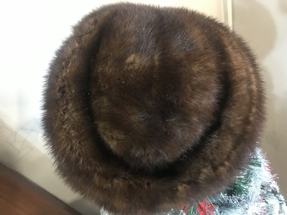 Шапки меховые женские