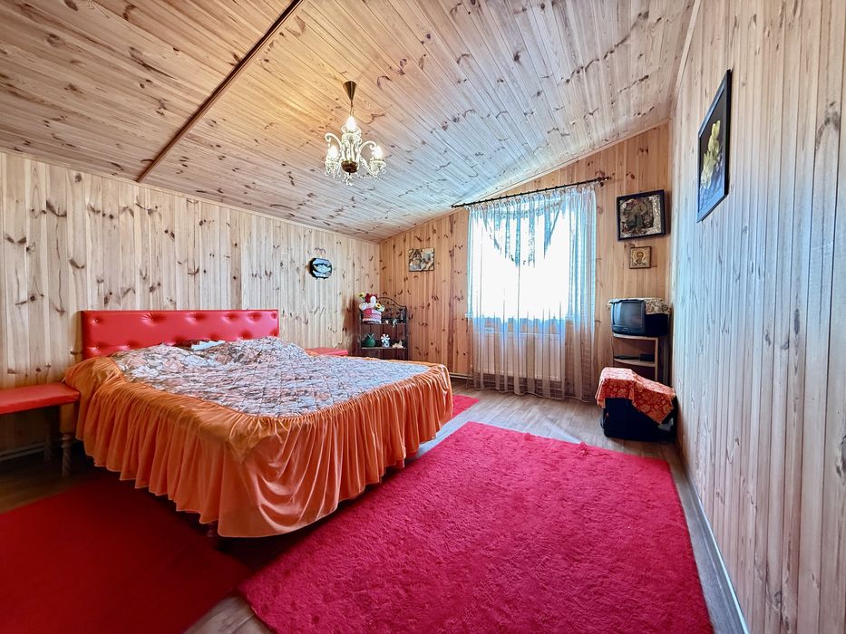 Продам будинок з ремонтом в с.Гостролучча!165кв.м,47 соток,газ, 4 кімн