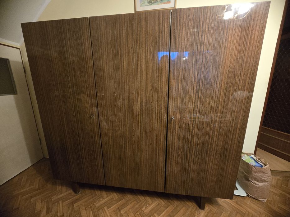 Szafa trzydrzwiowa wysoki połysk