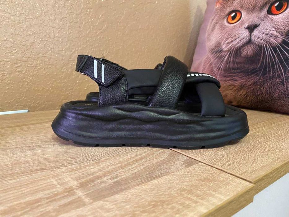 Босоніжки 36 розміру