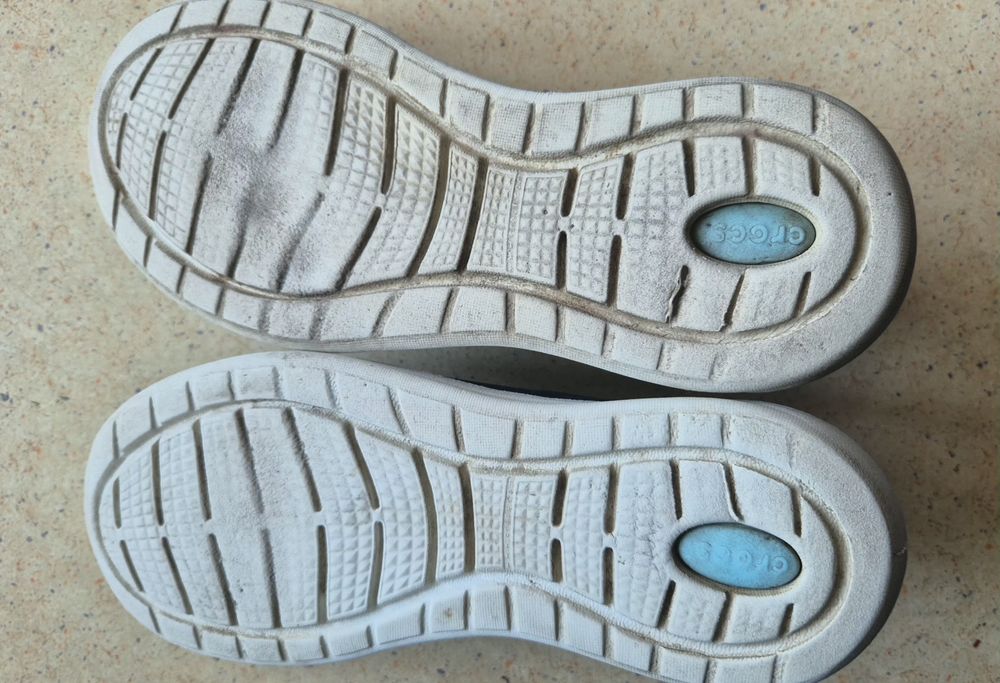 Кроссовки CROCS.