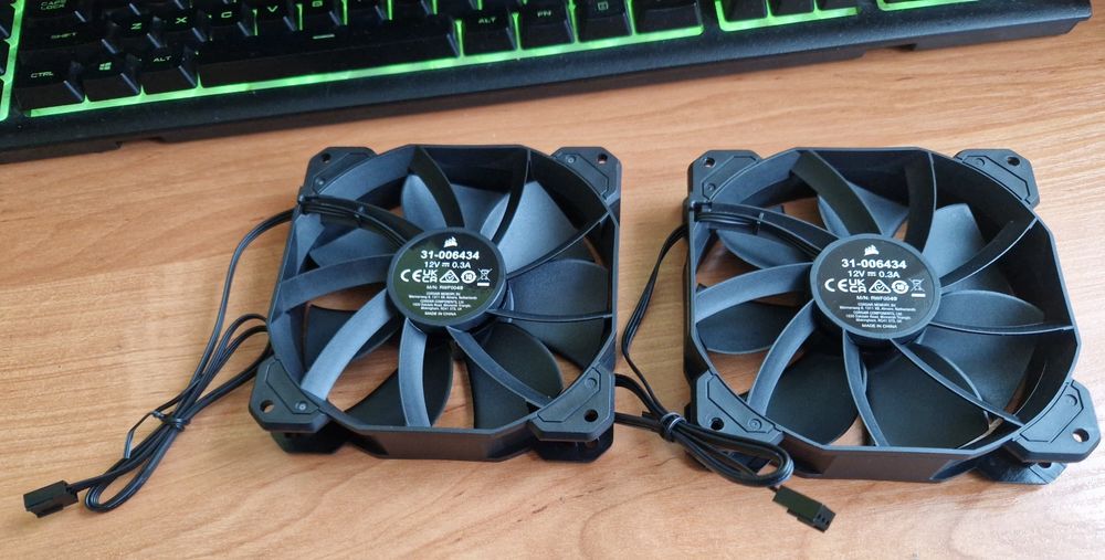 Wentylatory Corsair 120 x 120 mm  50 złotych za dwa Sprawne Nieużywane