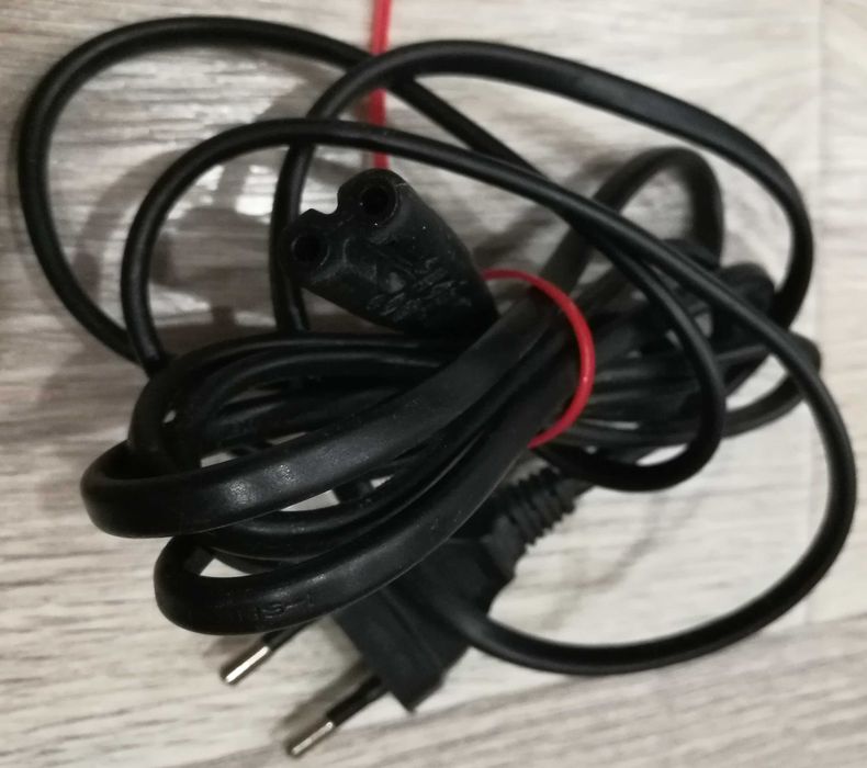 Блоки живлення та кабелі