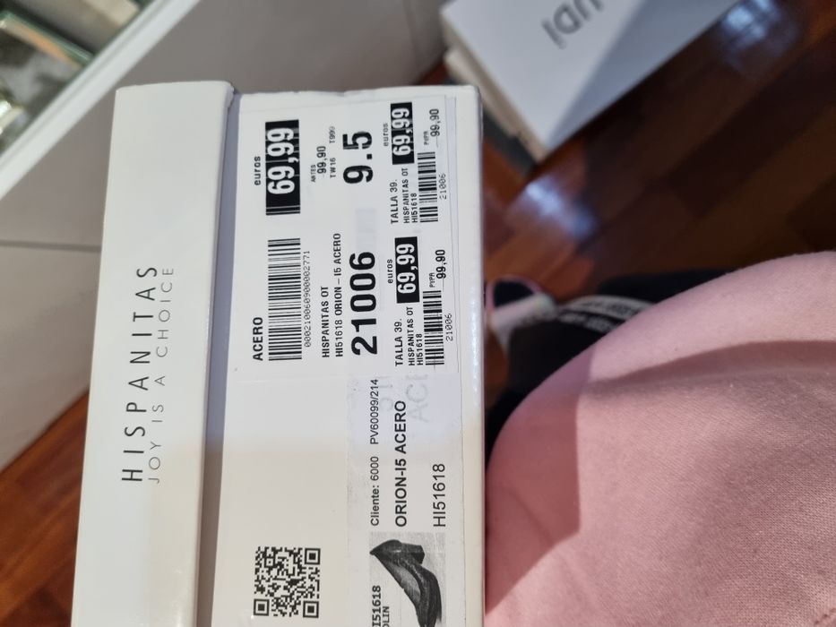 Sapatos novos hispanitas