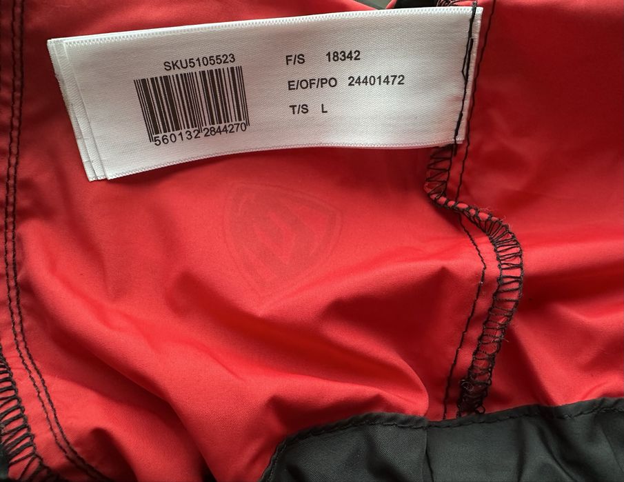 Casaco / colete corta-vento preto e vermelho BERG cycles