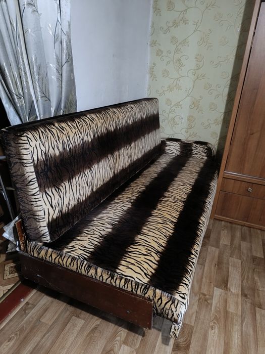 Диван розкладний + матрац