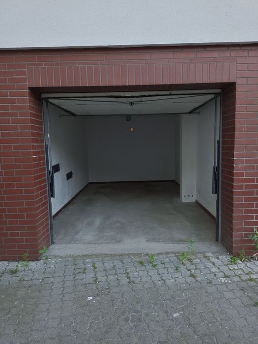 Garaż  w bloku przy ul Konopnickiej 2a Bydgoszcz