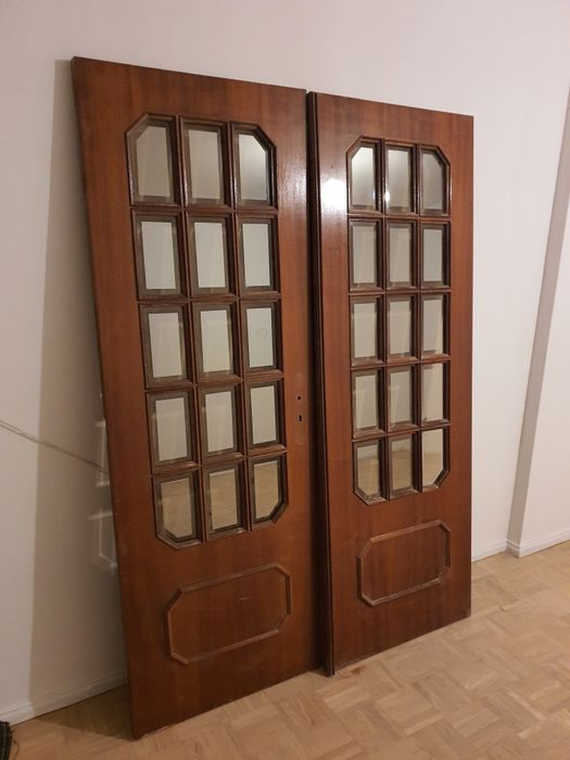 Dupla de portas em Madeira