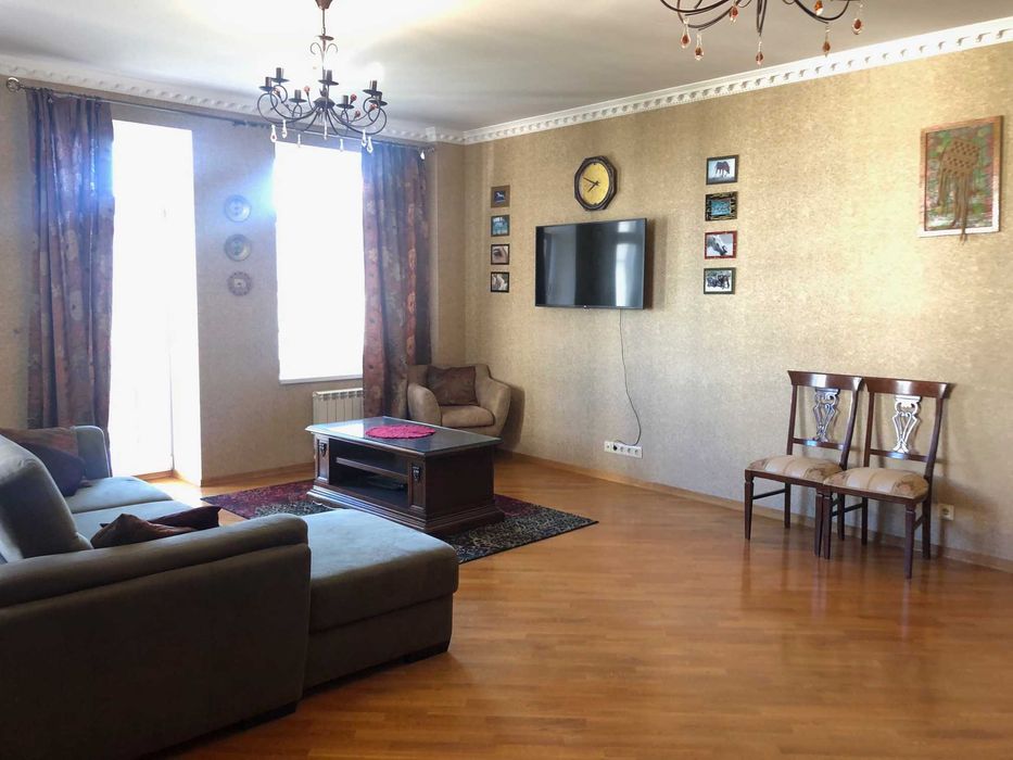 Продам дешево 120м ремонт мебель ЖК Чайка Лобановского метро 10мин