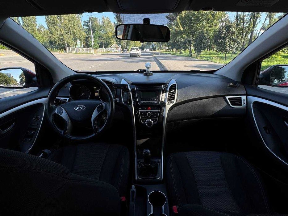 Hyundai i30 1.6 II покоління хетчбек червона хюндай