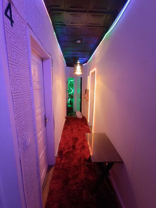 Quarto Privado para 1 ou 2 Pessoas, c/ TV 55", HD Streaming, WiFi, AC e Contrato (AIMA)