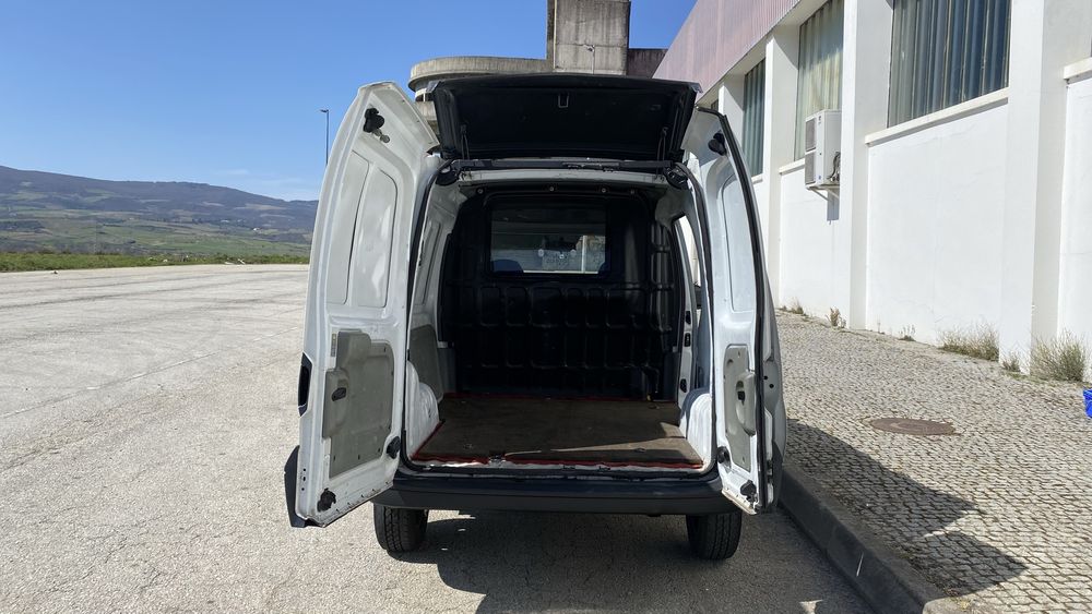 Kangoo 1.5 dci PRONTA A TRABALHAR-Muito material novo- Economica-4150€