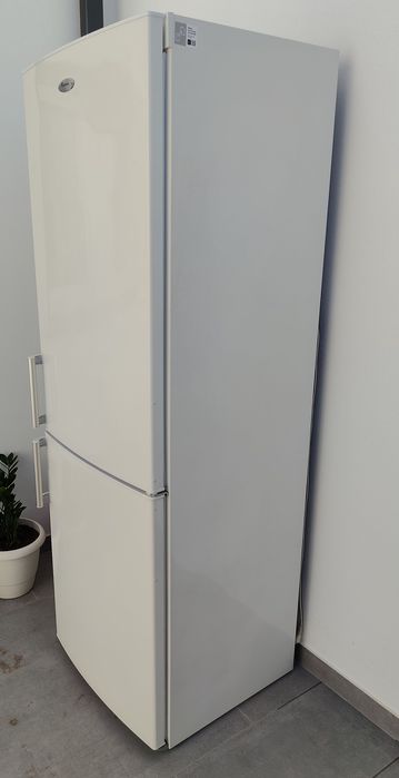 Frigorífico NO FROST de livre instalação branco.