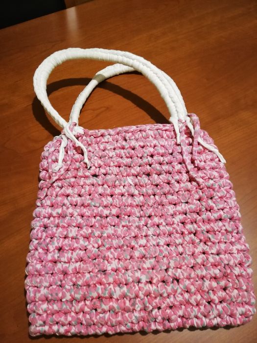 Bolsas em tecido feito á mão