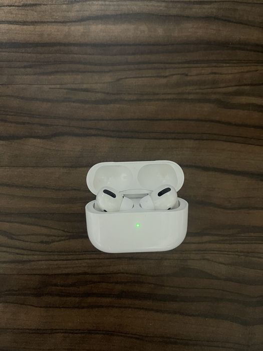 Продам оригинальные наушники Apple AirPods Pro