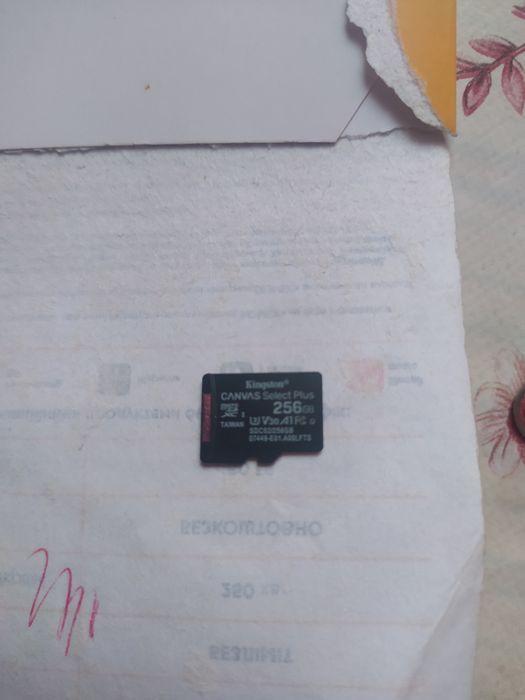 Продам Флешку micro sd на  256 Gb
