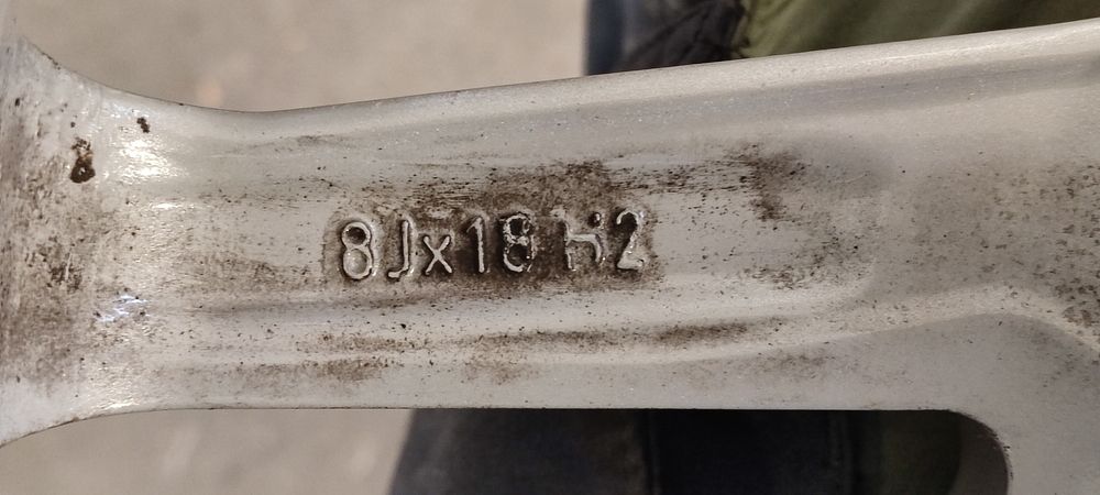18" 8J 5x114.3 Komplet felg aluminiowych Rial