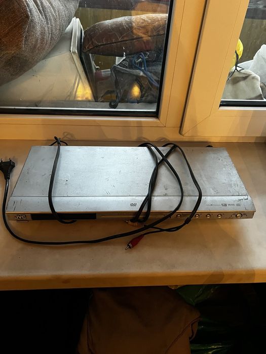 Продам DVD програвач JVC
Без пульта . Олх доставка .