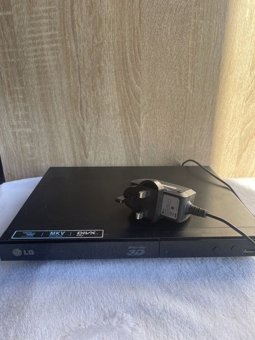 odtwarzacz Blu-ray LG BP325