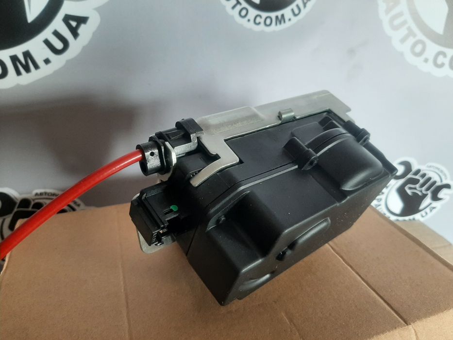 Замок багажника 1647400635 W164 W211 Mercedes ML class E class