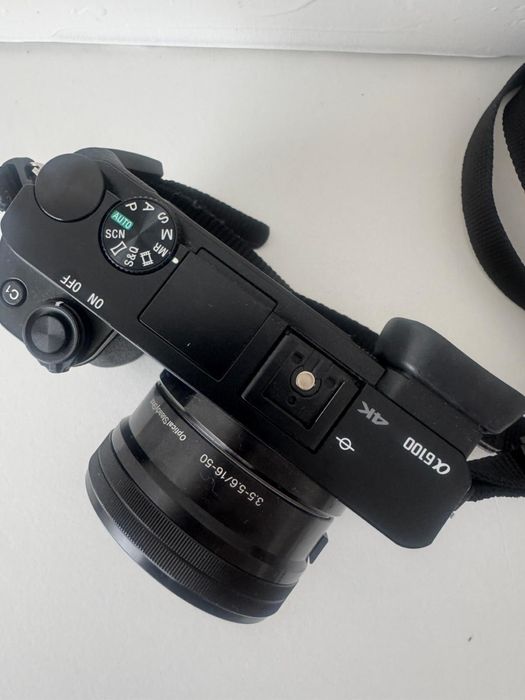 Câmara digital Sony Alpha ILCE-6100La K com Lente Zoom 16-50mm