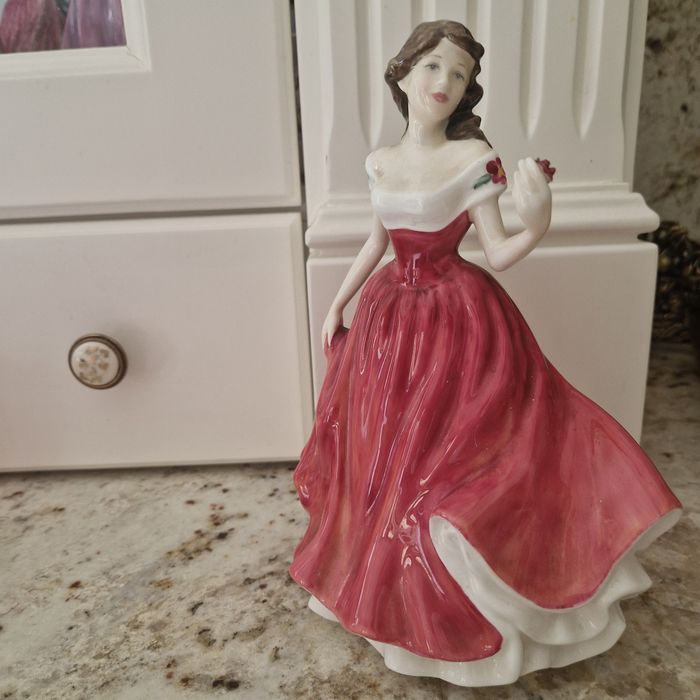 Figurka Royal Doulton Marianne