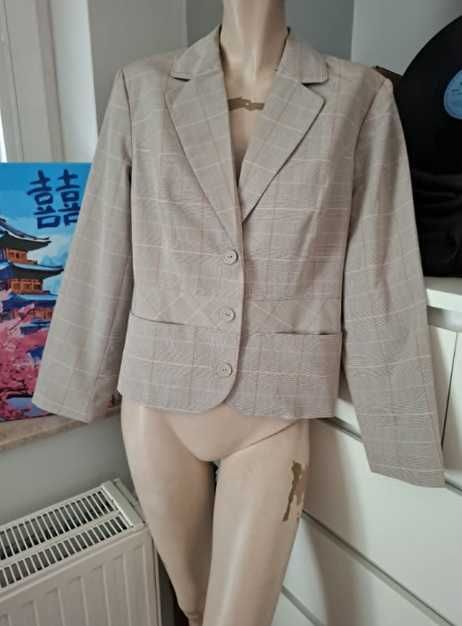 beżowa różowa szara marynarka we wzór w krate w kratkę kratka żakiet do pracy biurowa vintage garnitur garsonka blezer letnia na lato na wesele boho