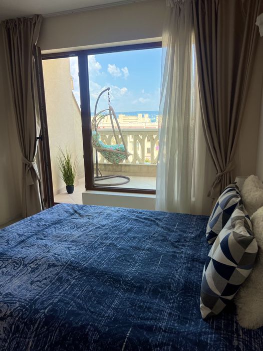 Апартаменты в Варне в комплексе с бассейном первая линия моря