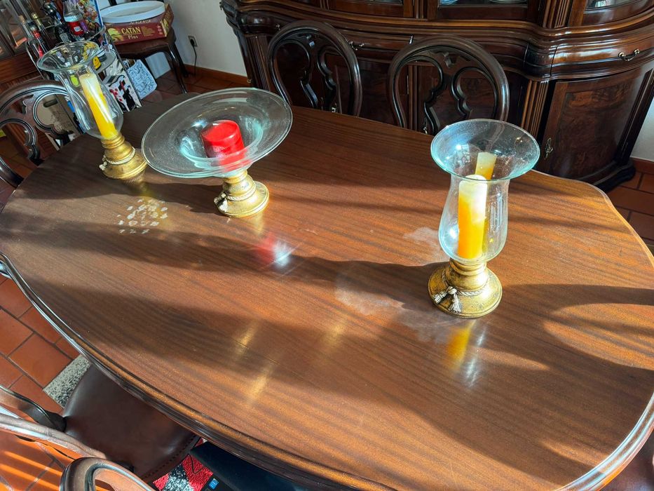 Mesa de Sala da Jantar e 8 Cadeiras